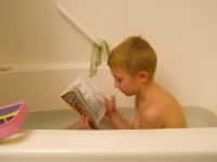 DSC 07530017  Reading in the bath : 2012, keeper